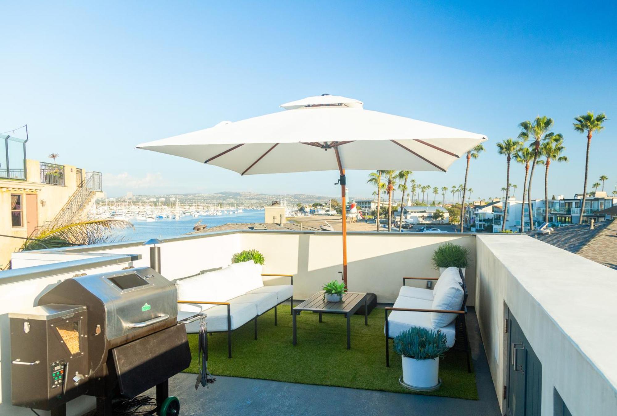Harbor Lookout - Luxury With Coastal Views - Walk To Everything! *
