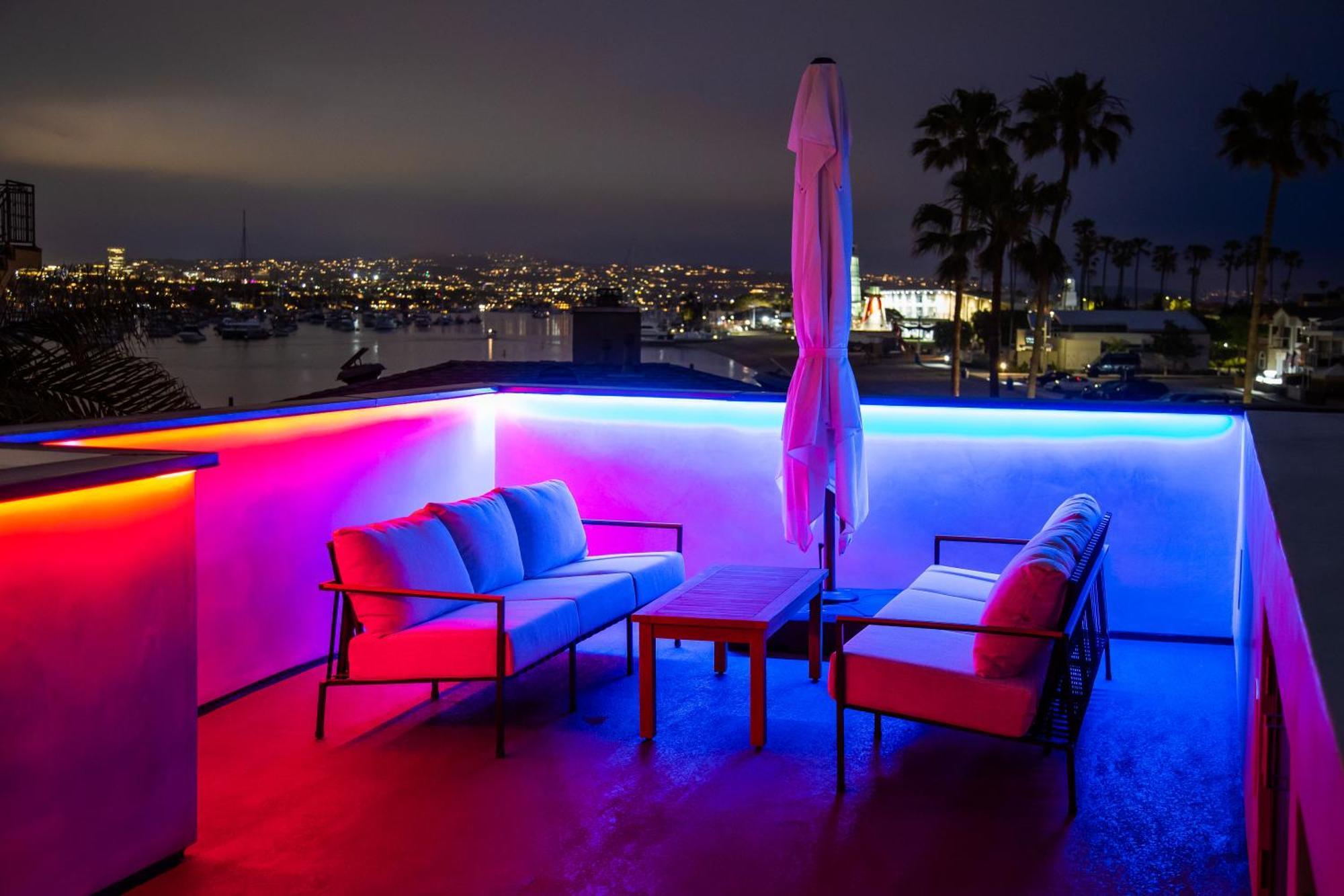 Harbor Lookout - Luxury With Coastal Views - Walk To Everything! Ferienhaus *